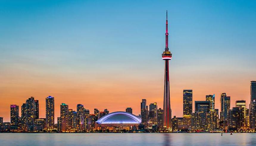 Direct return flights from Amsterdam to Toronto for only 302 € with Air Canada ( check-in luggage included )