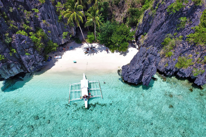 Round-trip flights from London to Manila, Philippines for only 315 £