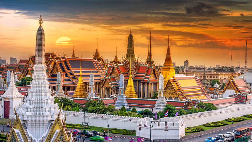 Return flights from Edinburgh to Bangkok for 367 £