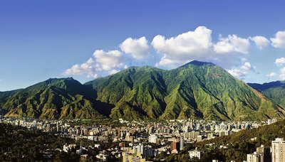 Return flights from Milan to Venezuela for only 452 €