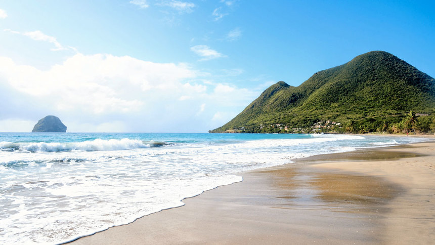 Direct return flights from Paris to Martinique for only 387 €