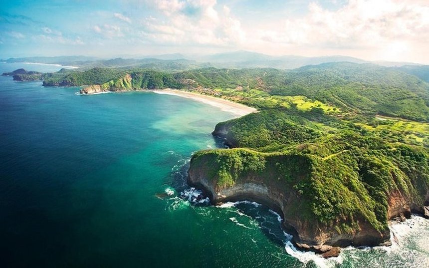 Return flights from Amsterdam to Nicaragua for just 393 € 