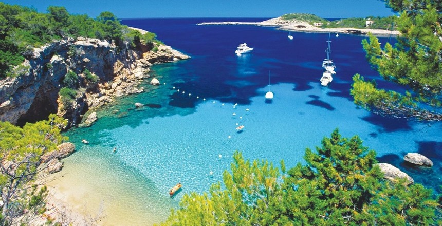 Spring flights from Bologna to Ibiza for just 1 € !!!