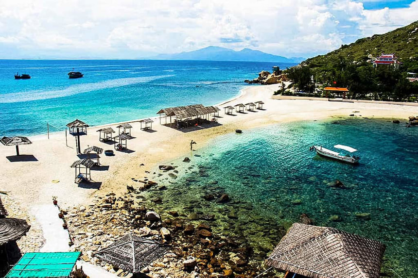Round-trip flights from Rome to Nha Trang, Vietnam for just 367 €