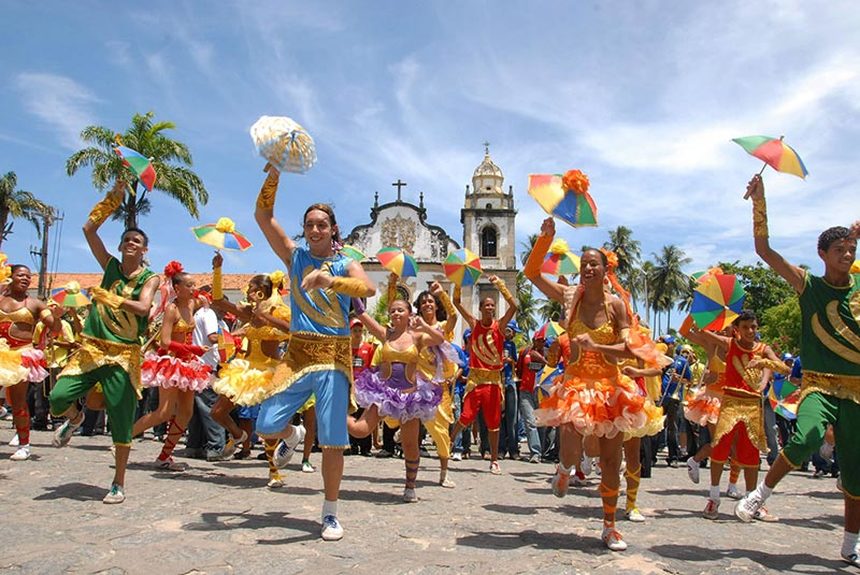 Carneval 2018 | 2 in 1 trip from Lisbon to Brazil via Cape Verde from just 452 €