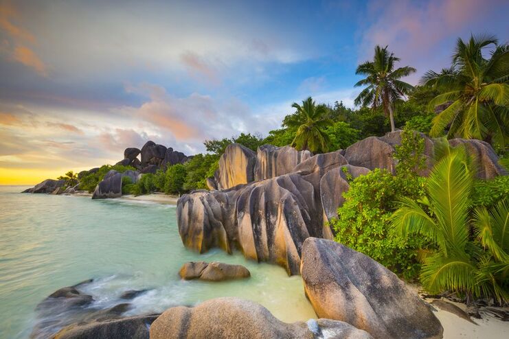 Round-trip flights from Istanbul to SEYCHELLES for 340 € 