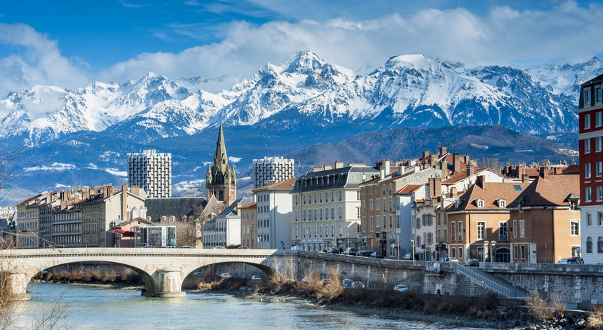 Christmas in the Alps ! Round-trip flight from London to Grenoble for only 26 £ ( WIZZ Discount Club )