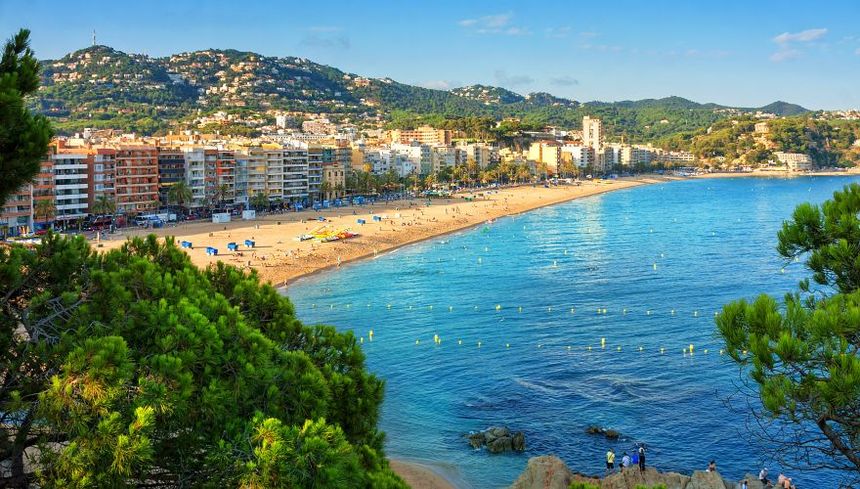7 nights in 4 * hotel in Lloret del Mar, Spain + return flights from Manchester for just 278 £ pp in July !