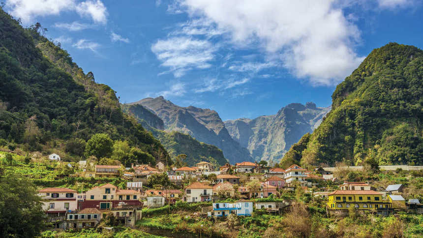 Amazing !! Return flights from Geneva to Madeira for only 14 € ( Min 4 Pax )