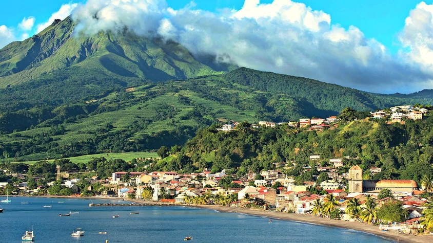 Direct return flights from Paris to Martinique for just 344 €