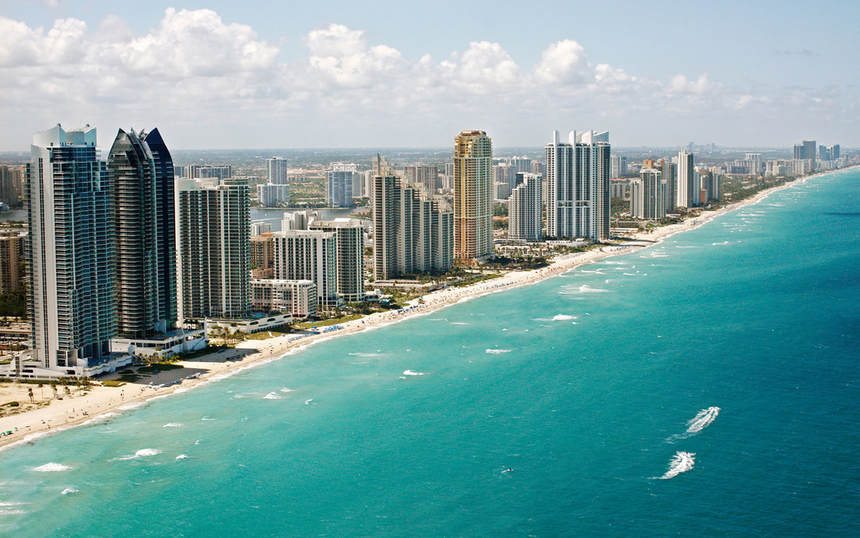 Direct return flights from Madrid to Miami for just 374 €