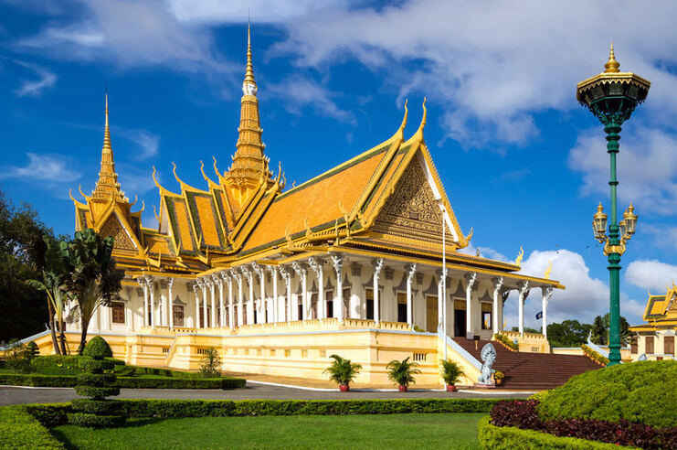 Round-trip flights from Paris to Phnom Penh, CAMBODIA for just 299 €