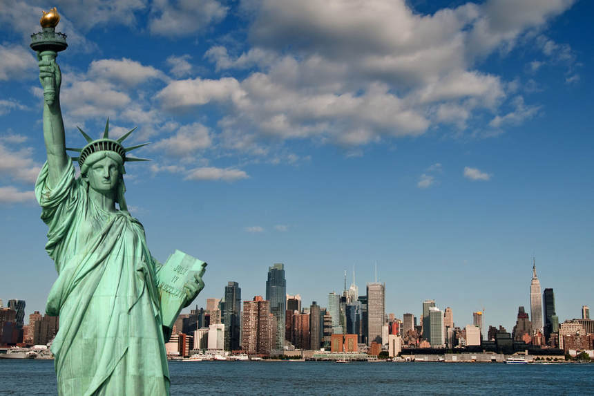 Return flights from Moscow to New York for just 273 € / 18,481 RUB