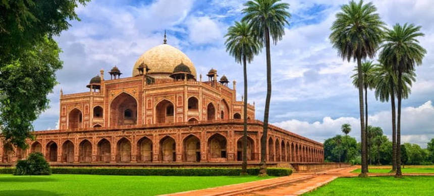 Round-trip flights from Athens to Delhi, India on sale for just 209 €