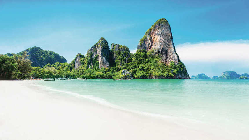 Round-trip flights from Venice to Phuket, Thailand for just 378 € 