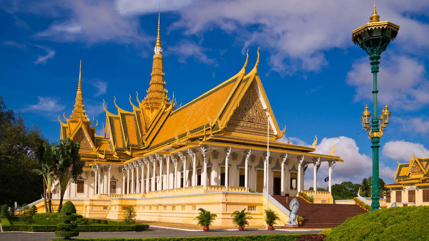 Visit enchanting Cambodia, return flights from London to Phnom Penh for just 355 £