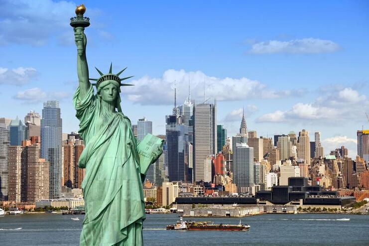 Direct round-trip flights from Barcelona to New York, USA for 184 € 
