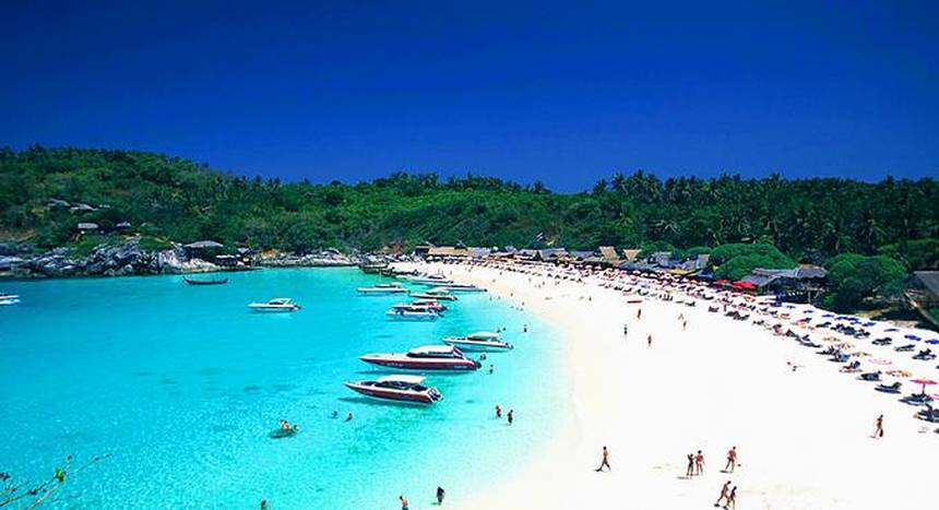 Round-trip flights from London to Phuket for only 323 £