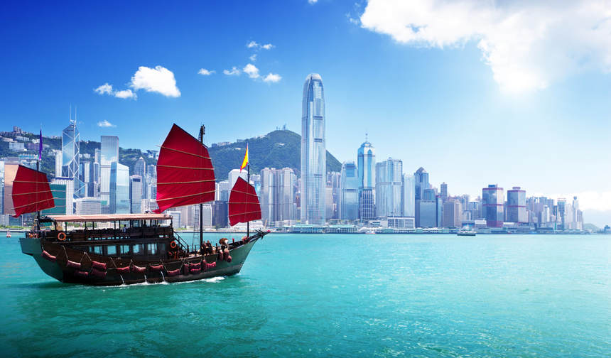 Return flights from Amsterdam to Hong Kong for just 319 €