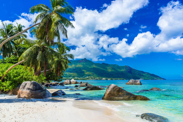 GREAT PRICE ! Round-trip flights from Milan to SEYCHELLES for just 379 € 