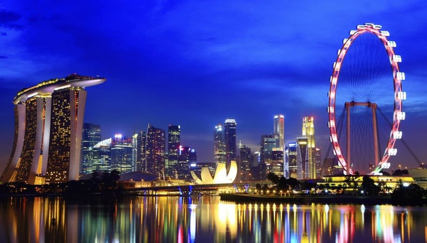 Round-trip flights from Paris to Singapore on sale for 371 € 