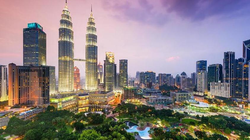 Return flights from Oslo to Kuala Lumpur for just 353 € / 3,396 NOK 