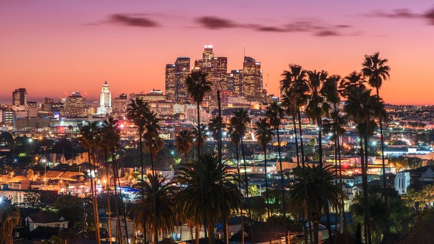 Direct return flights from Barcelona to Los Angeles for just 260 €