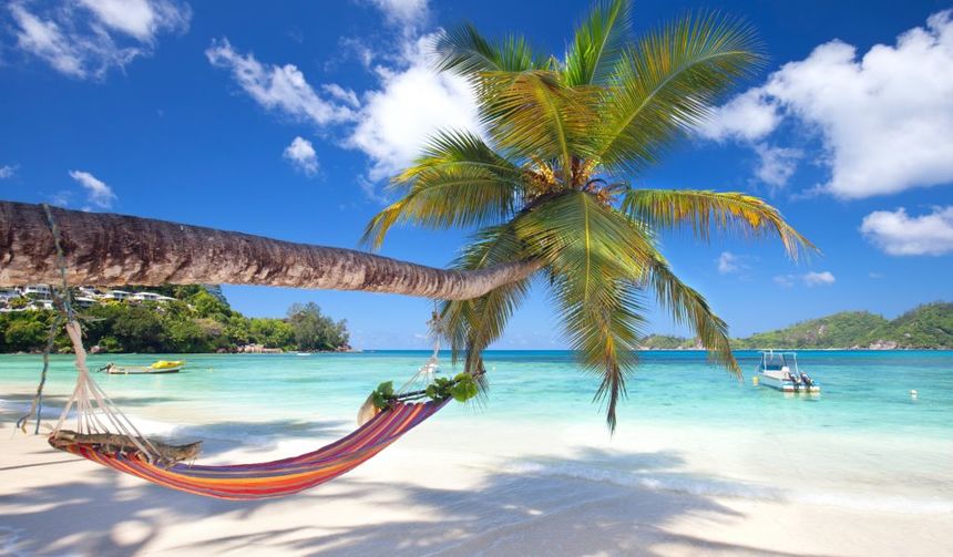 Round-trip flights from Manchester to Seychelles for only 391 £ 